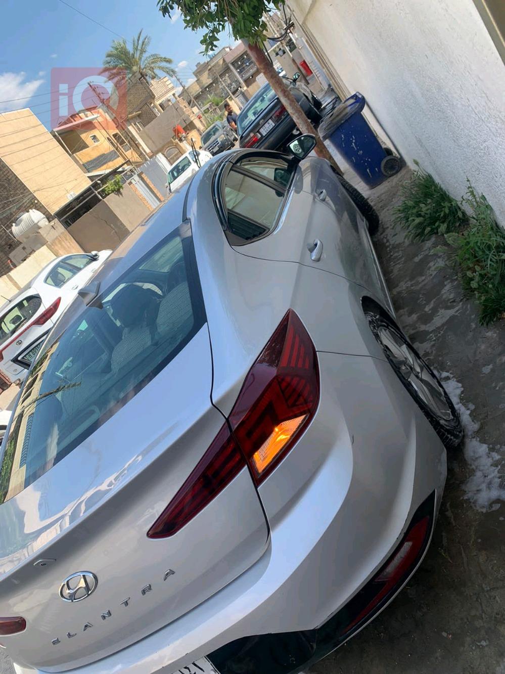 هیوندای ئەلەنترا